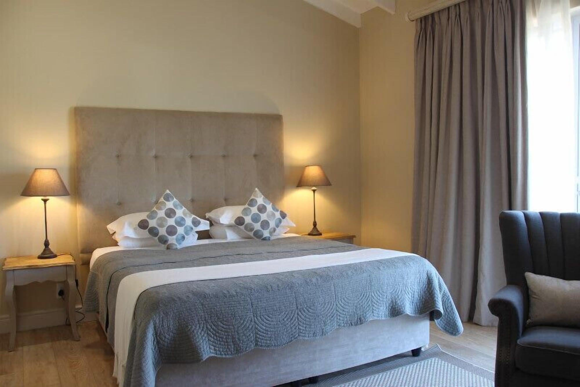 ลา กาบริเยร์ คันทรีเฮาส์ Guest House ฟรันเชิค ภายนอก รูปภาพ