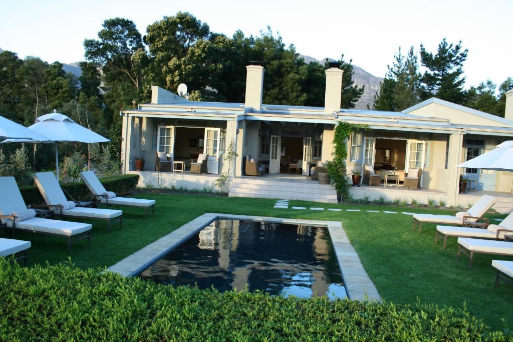 ลา กาบริเยร์ คันทรีเฮาส์ Guest House ฟรันเชิค ภายนอก รูปภาพ