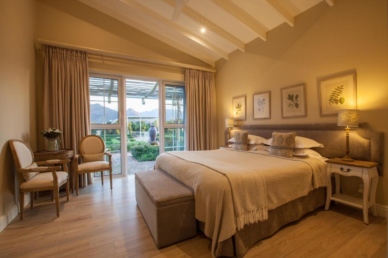 ลา กาบริเยร์ คันทรีเฮาส์ Guest House ฟรันเชิค ภายนอก รูปภาพ